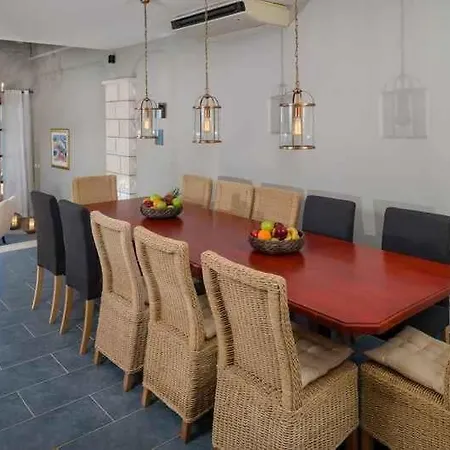 Vila Majestic Tranquil With Stunning Panoramic View