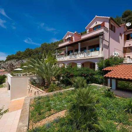 Majestic Tranquil With Stunning Panoramic View *