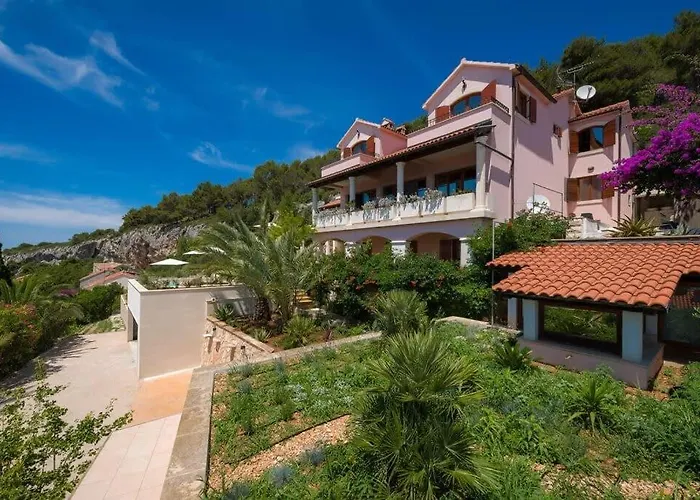 Majestic Tranquil With Stunning Panoramic View *