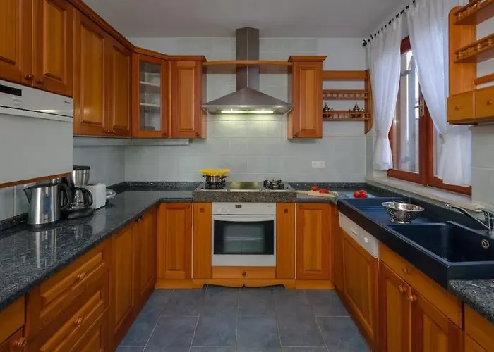 Majestic Tranquil With Stunning Panoramic View *